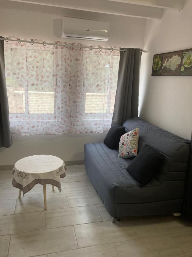 Au Havre De Paix Apartment Gareoult ภายนอก รูปภาพ